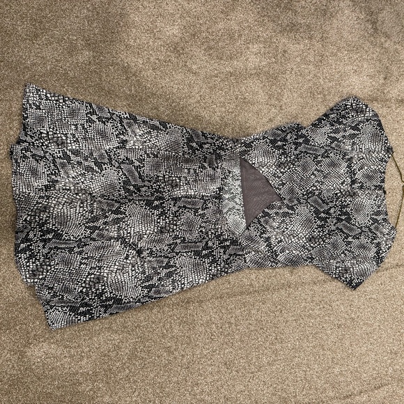 Aritzia Babaton Hamptons dress - Picture 3 of 6